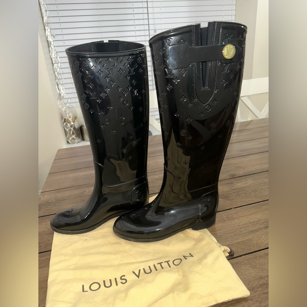 Authentic Louis Vuitton Rain Boots Size 35